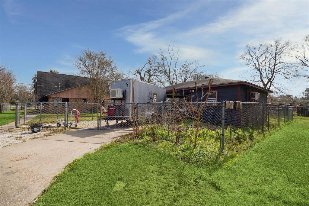 This is the carport with extra room (not included the home sq. footage)