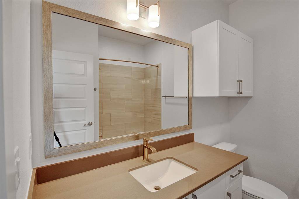 Secondary bathroom