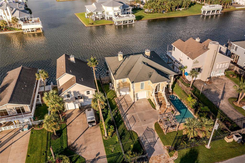 Aerial street view
