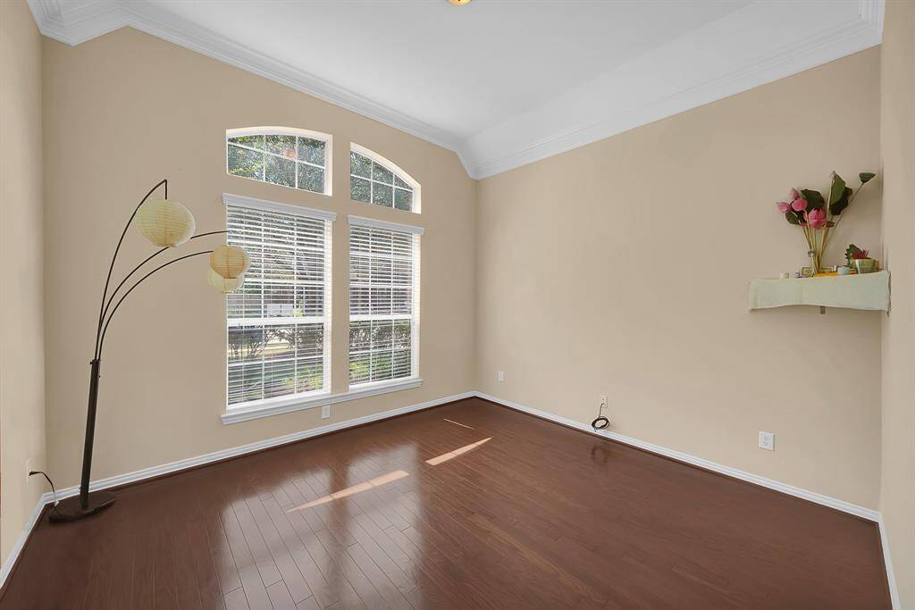 Bonus room at the front of the house. Perfect for your home office, game room, or 5th bedroom.