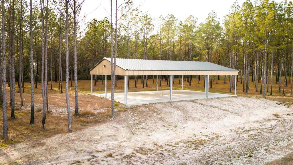 neighborhood pavillion and walking trails
