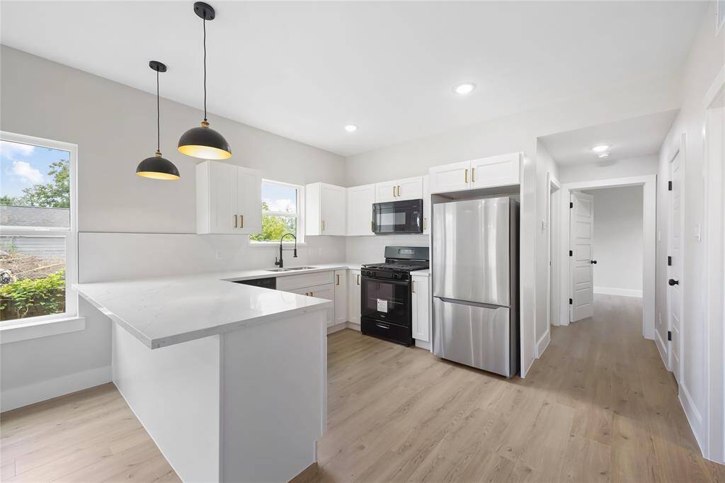 This is a photo of a different duplex by the same builder to show examples of finishes.