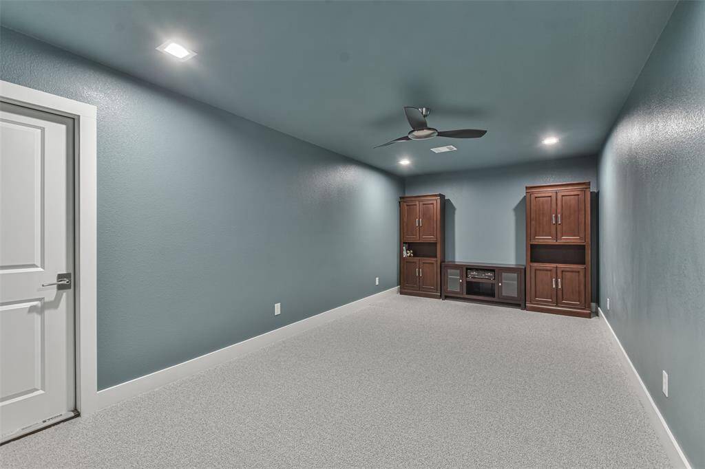 Movie Night to look forward to with family in this spacious media room