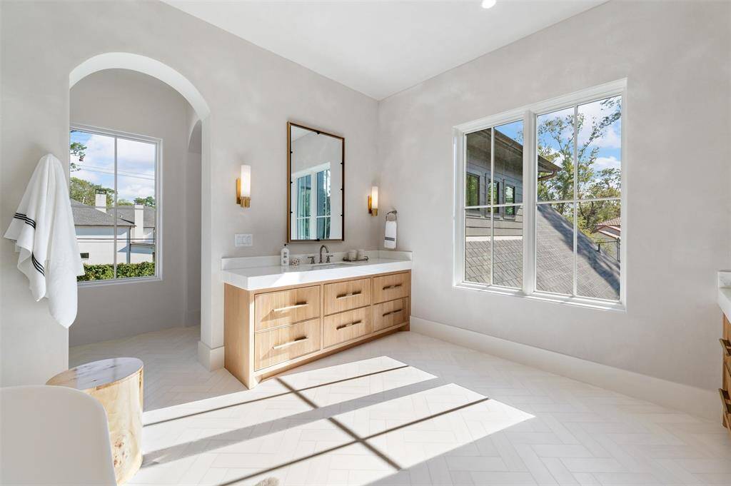 Every detail of this bathroom has been carefully crafted to evoke a sense of luxury and tranquility, making it the ultimate retreat for relaxation and rejuvenation.