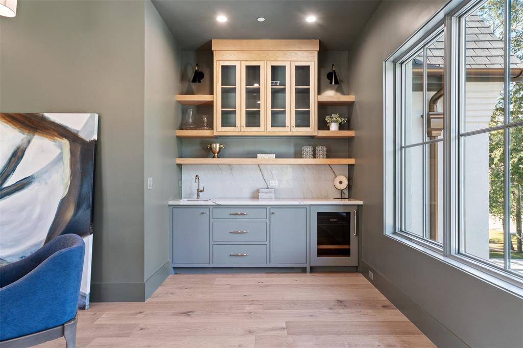 This luxury flex room offers endless possibilities, designed to adapt to your lifestyle.