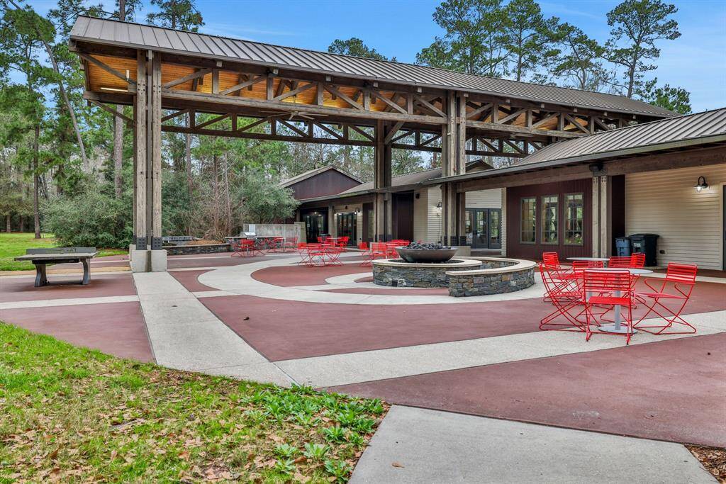 The Lifestyle Center features a gathering room, exercise room, fire-pit, playground and splashpad for the little ones.