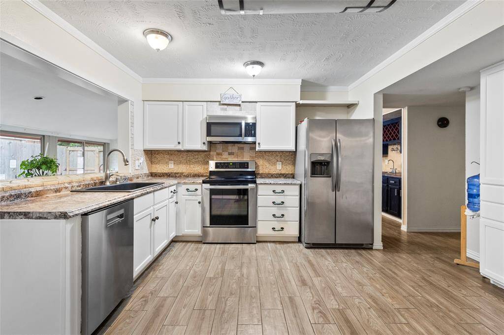 Kitchen Stainless Appliances
