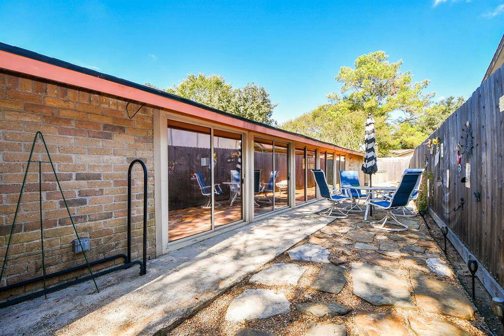 SUNROOM Exterior View. Lots of privacy