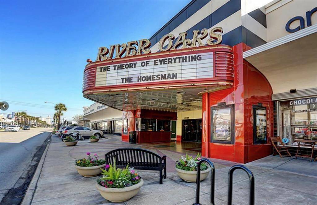 Enjoy a stroll to the movies from this condo! Plenty of entertainment options nearby!