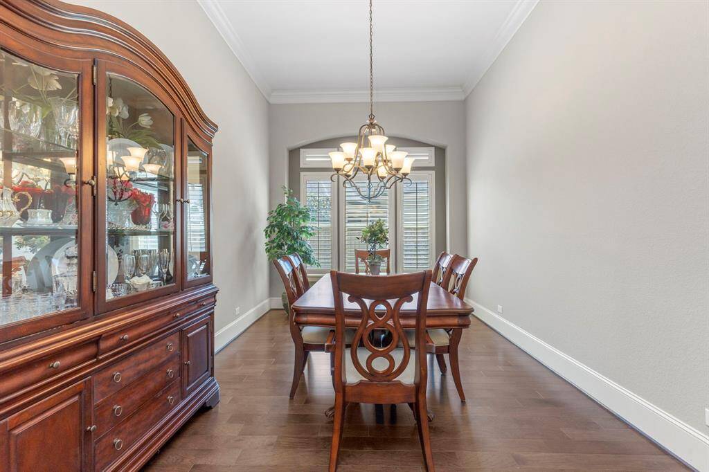 With the holiday gatherings just around the corner, you’re all set with the elegant formal dining room! A stunning wall of windows fills the space with beautiful natural light, creating the perfect atmosphere for family and friends to gather.