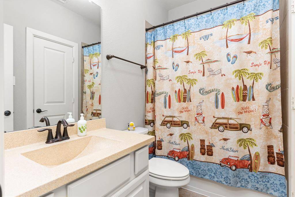 This amazing floor plan offers plenty of bathrooms, ensuring everyone has their own space and convenience!