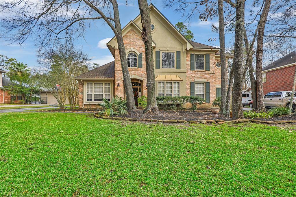 Riverchase beauty! Nice sized lot with great curb appeal located across the street from Gladehill Park.