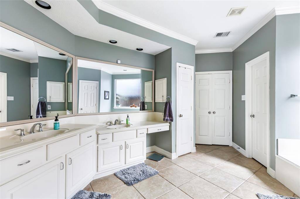 Linen closet for additional storage.