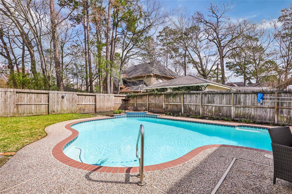 Nice sized yard with ample opportunity to extend and make it your own for your family's needs.