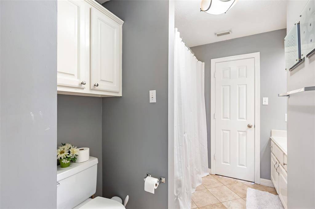 Full bath #2 with access to BR #2 and game room