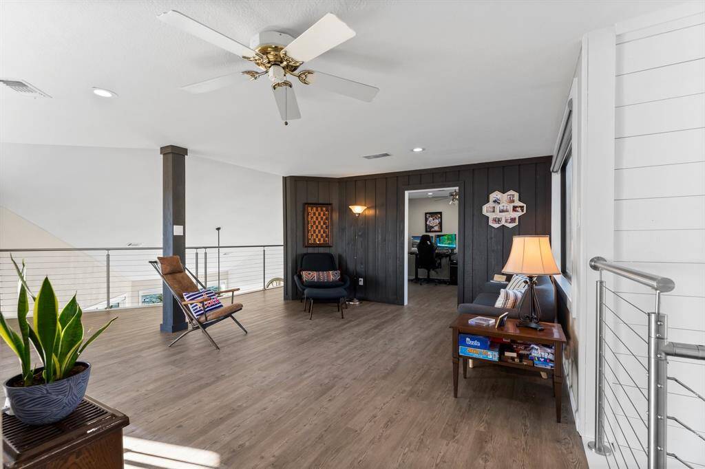 Upstairs family/game/entertainment space