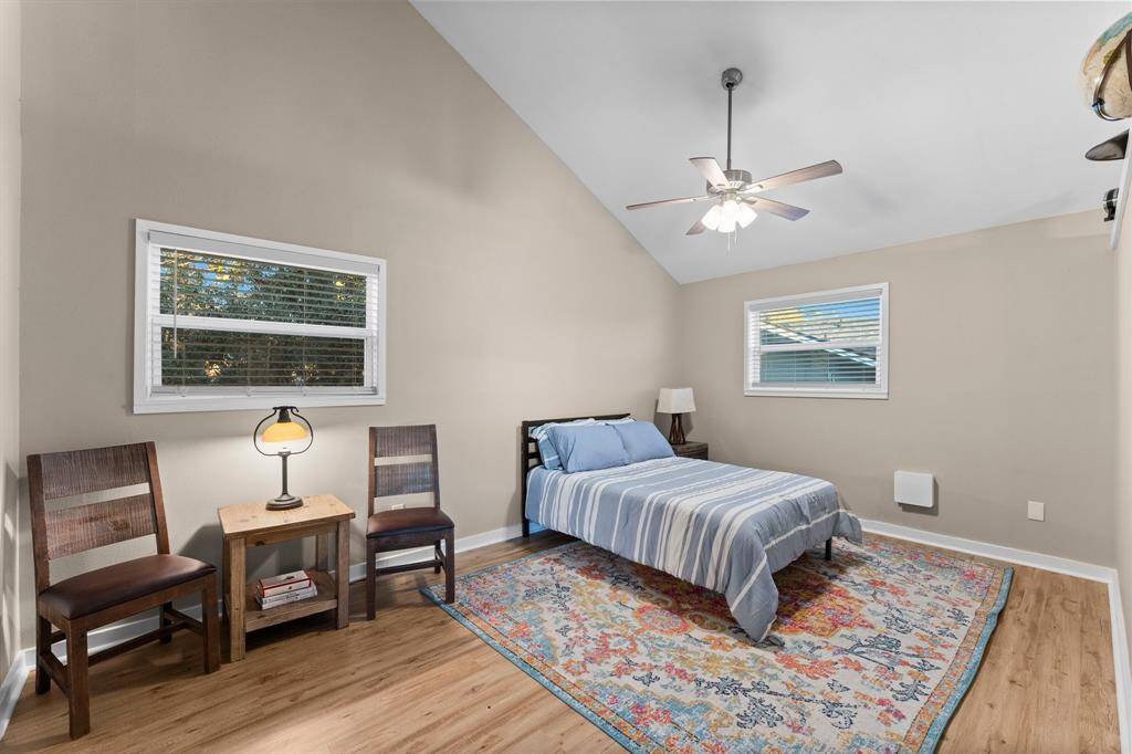 Garage guest space bedroom