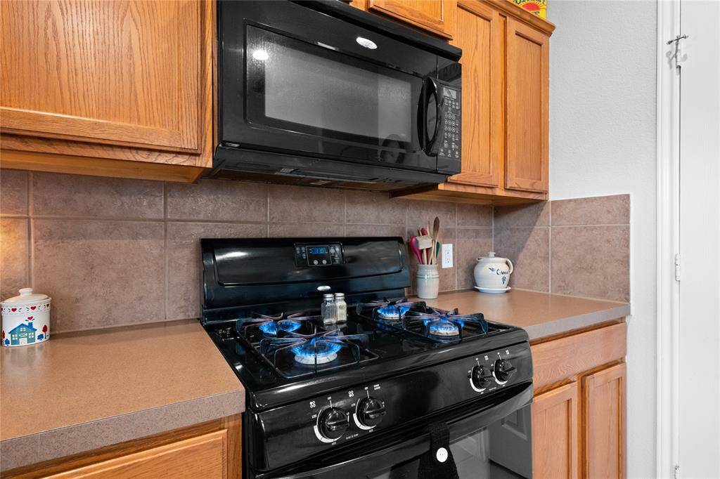 Home has gas range