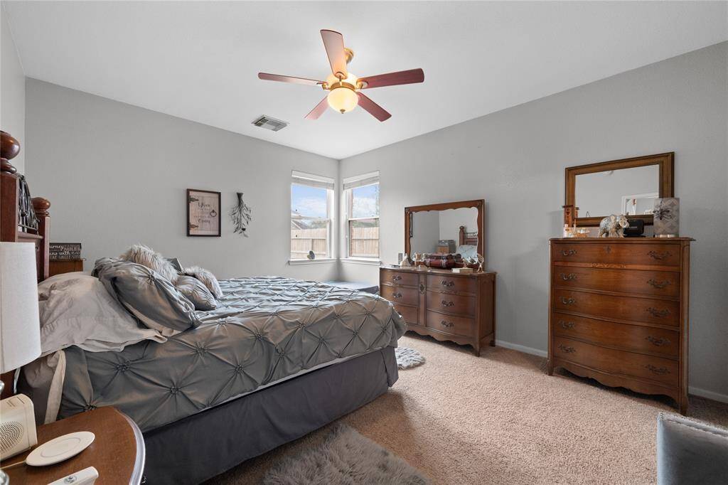 Primary bedroom - Lots of natural light