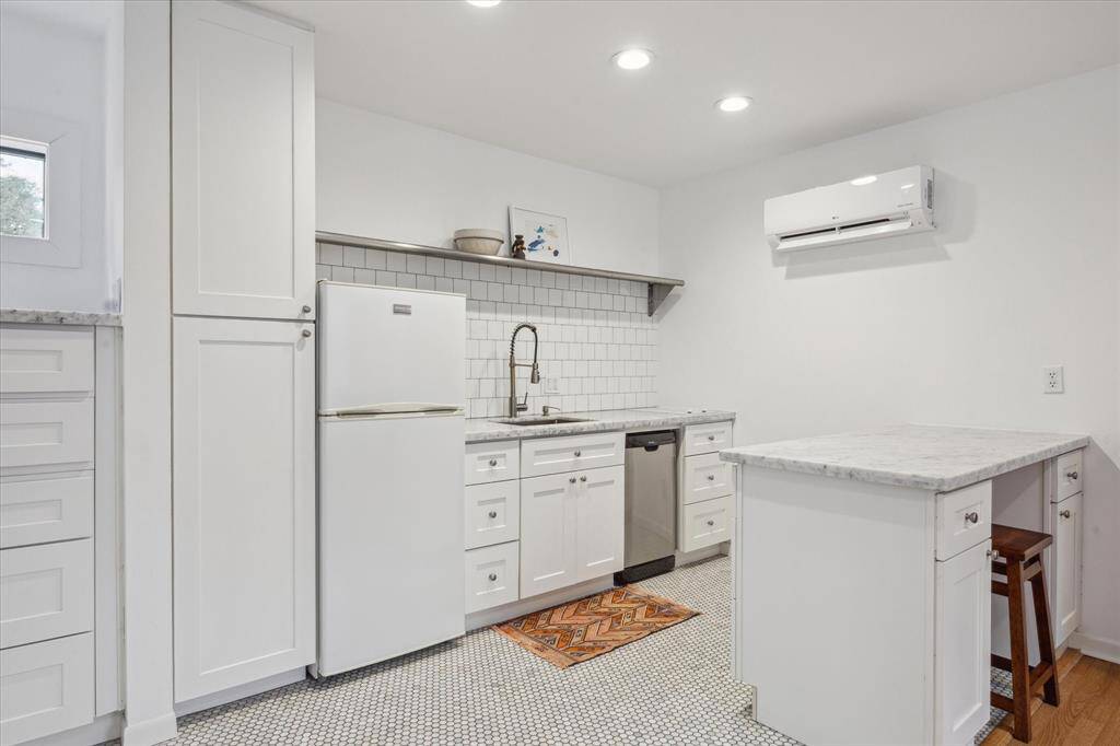 Garage apartment Kitchen