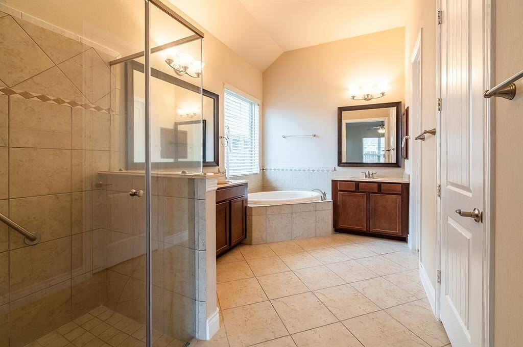 26059 N Kings Mill Primary bath has a large walk in closet