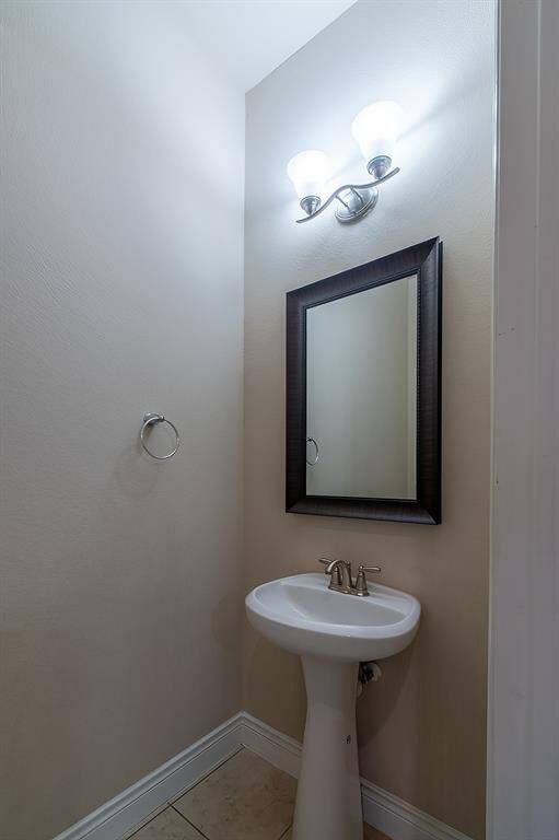 26059 N Kings Mill half bath