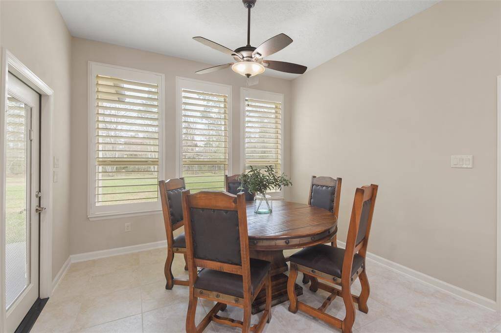 large breakfast area