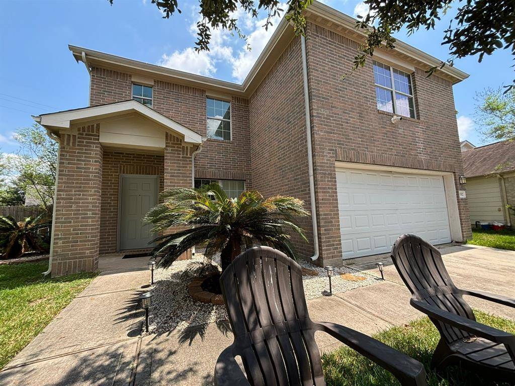 Welcome you to 29302 Legends Glen Drive Spring!!This single-family home features a brick facade, two car garage and a mix of traditional design elements.