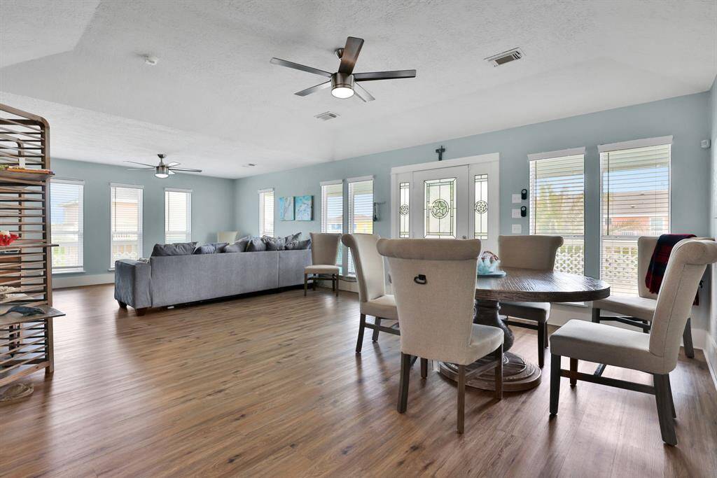 Looking for the ultimate home away from home? This is it! Step inside this gorgeous coastal retreat, where an open-concept island kitchen flows seamlessly into the dining and family room—perfect for entertaining! The split floor plan ensures privacy, with 2 bedrooms and a bath on one side and the owner’s retreat with its own bath on the other.