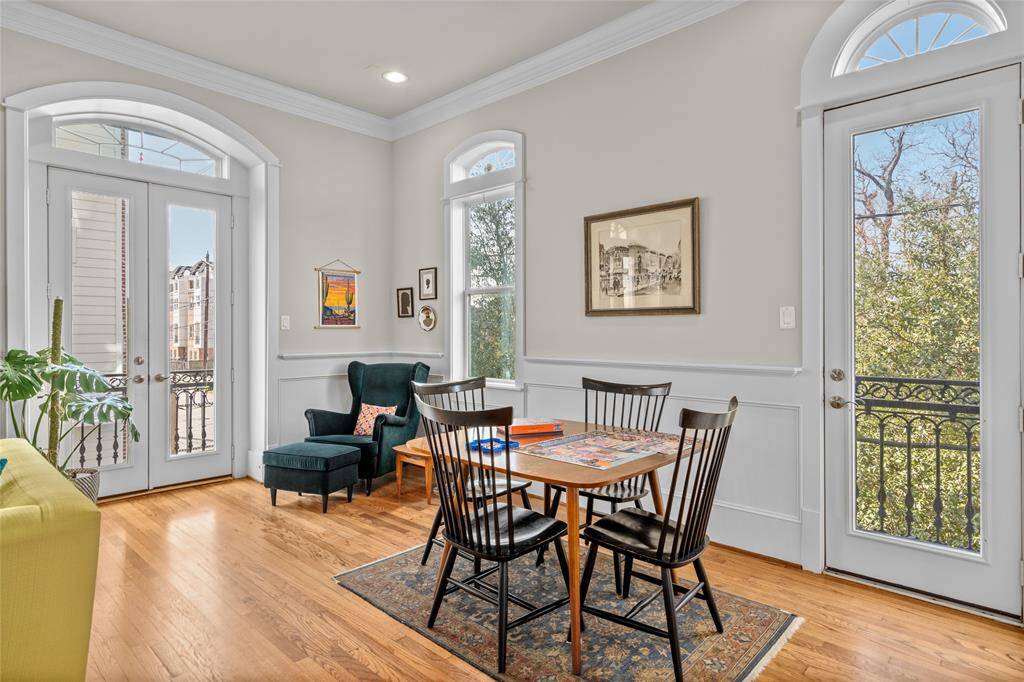 Plenty of space for a breakfast or dining table.