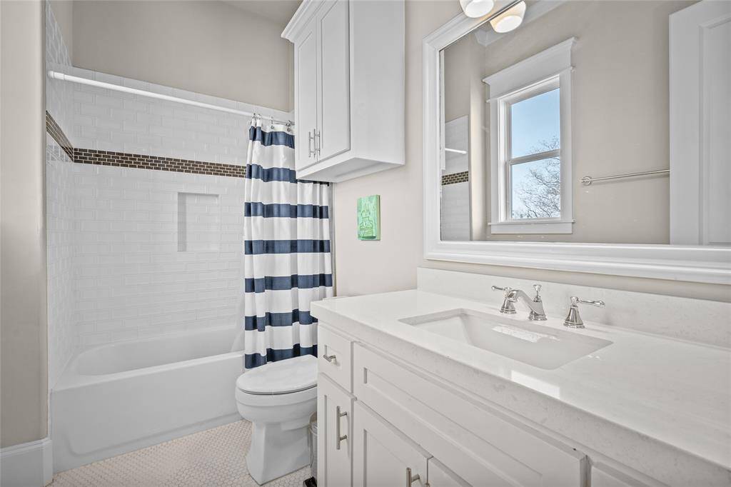 Full bath attached