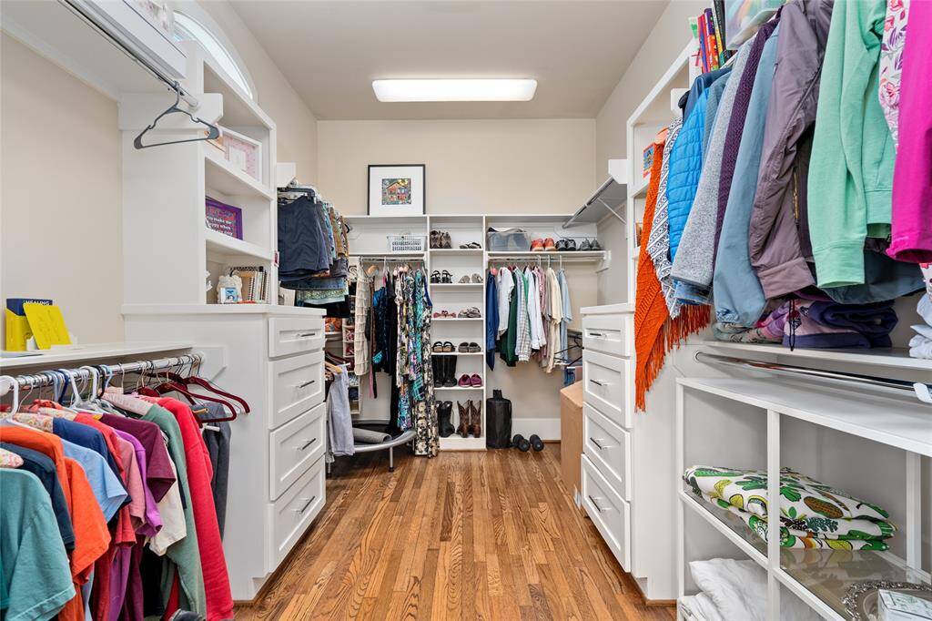 Walk in closet
