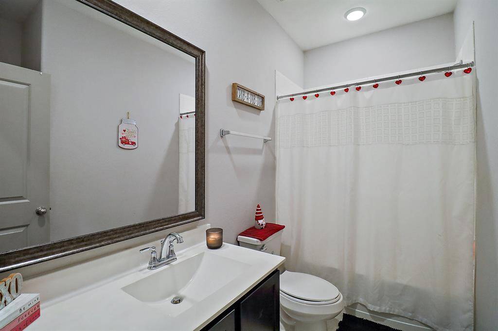 Secondary bathroom