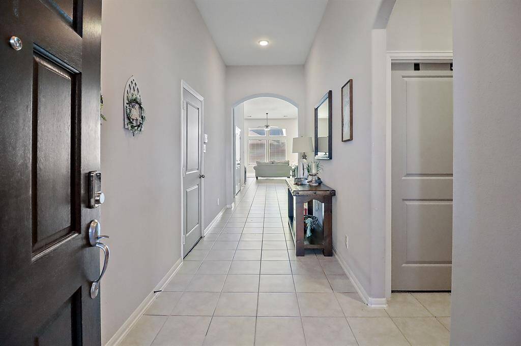 Beautiful extra wide entryway