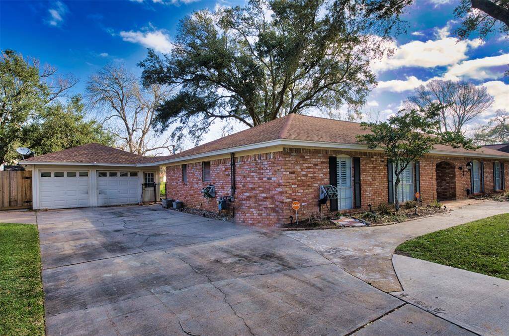 2 CAR DETACHED GARAGE