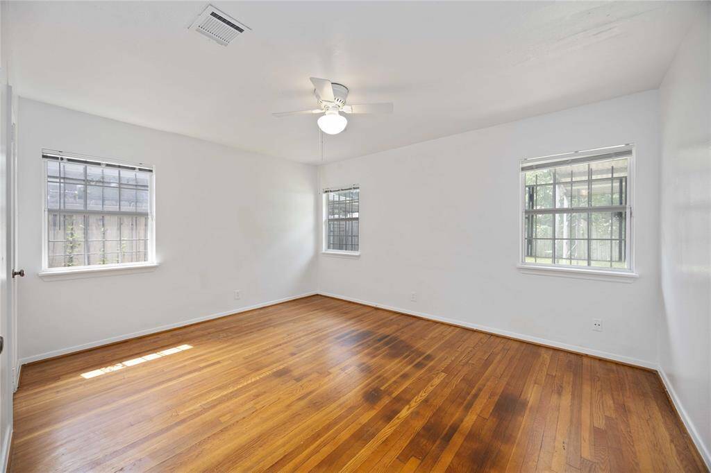 Guest bedroom