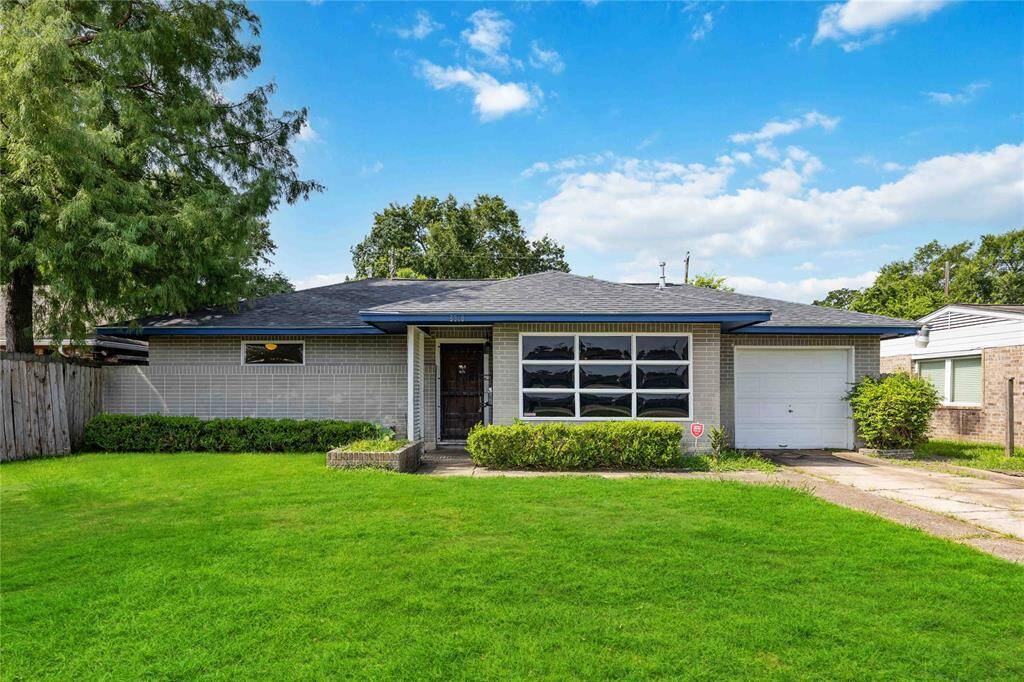 The Perfect Mid Century Ranch!