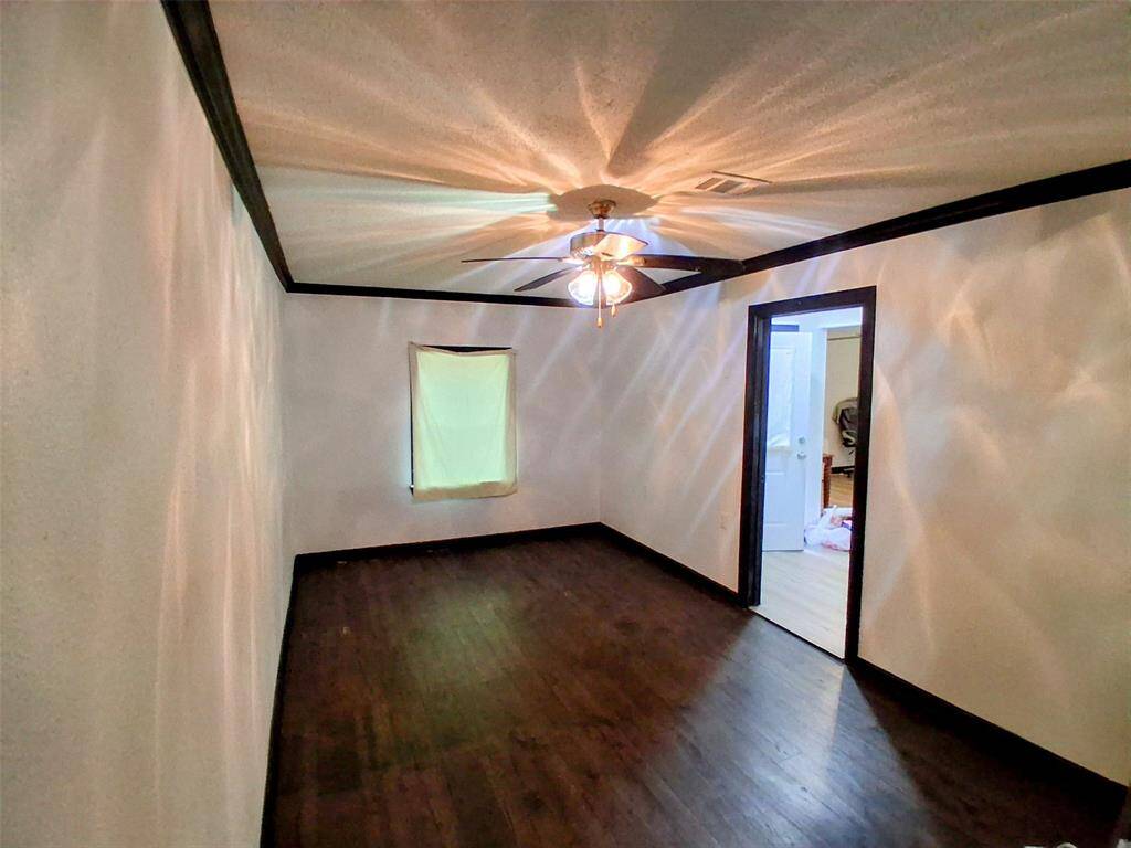 Main Bedroom with full bathroom
