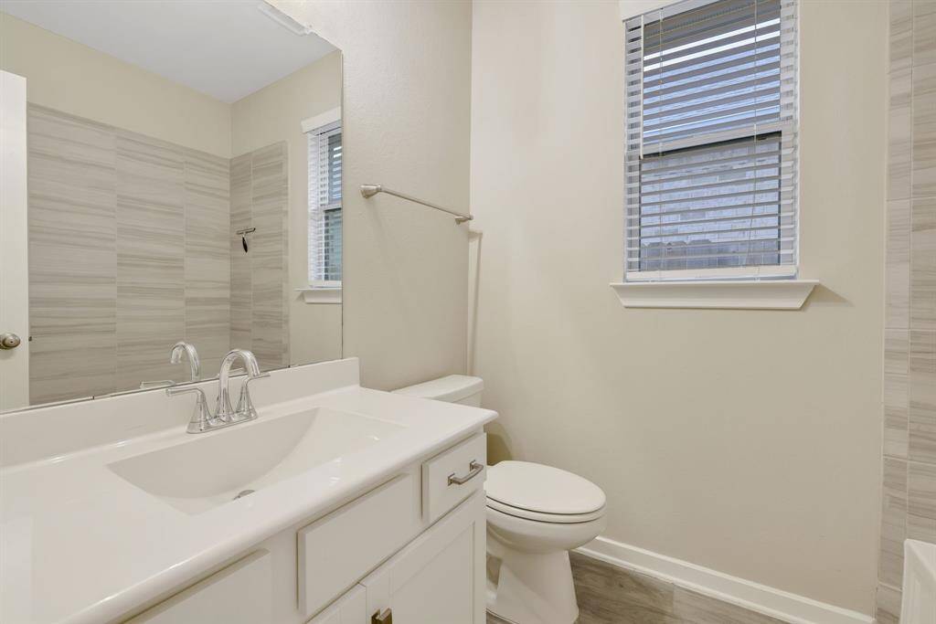 Another Secondary bathroom downstairs