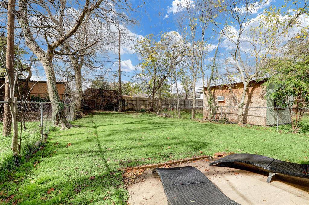 Big backyard for pets and outdoor activities