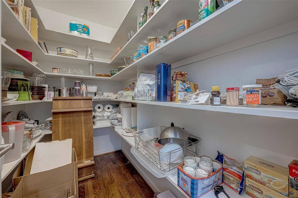 Huge walk in pantry.