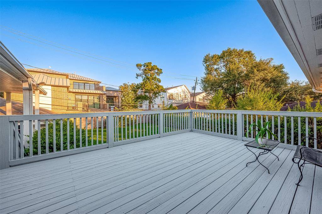 You can see the back yard and the pretty trees in the neighborhood.