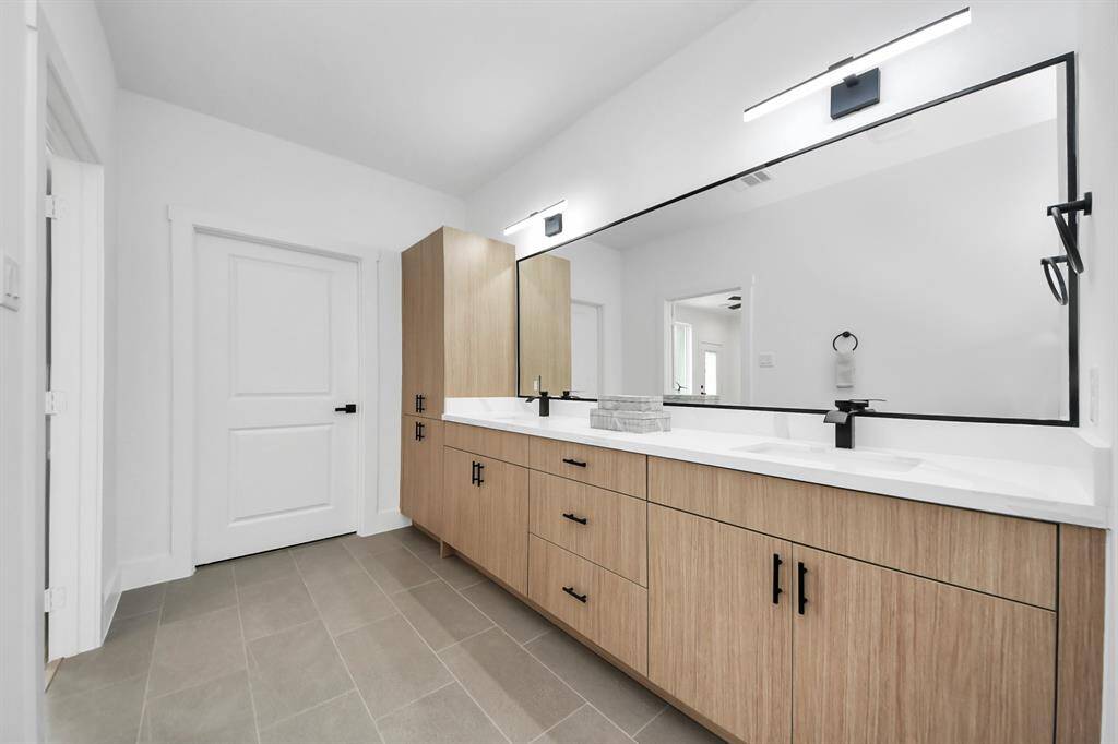 Main Bath Angled