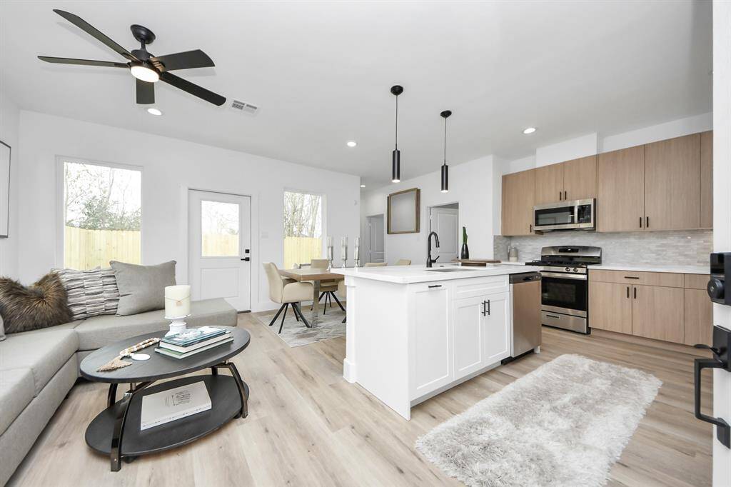 Kitchen Side