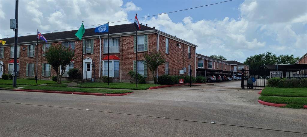 Apt 203 is Located on the Building Corner 1st floor ( see Red )
