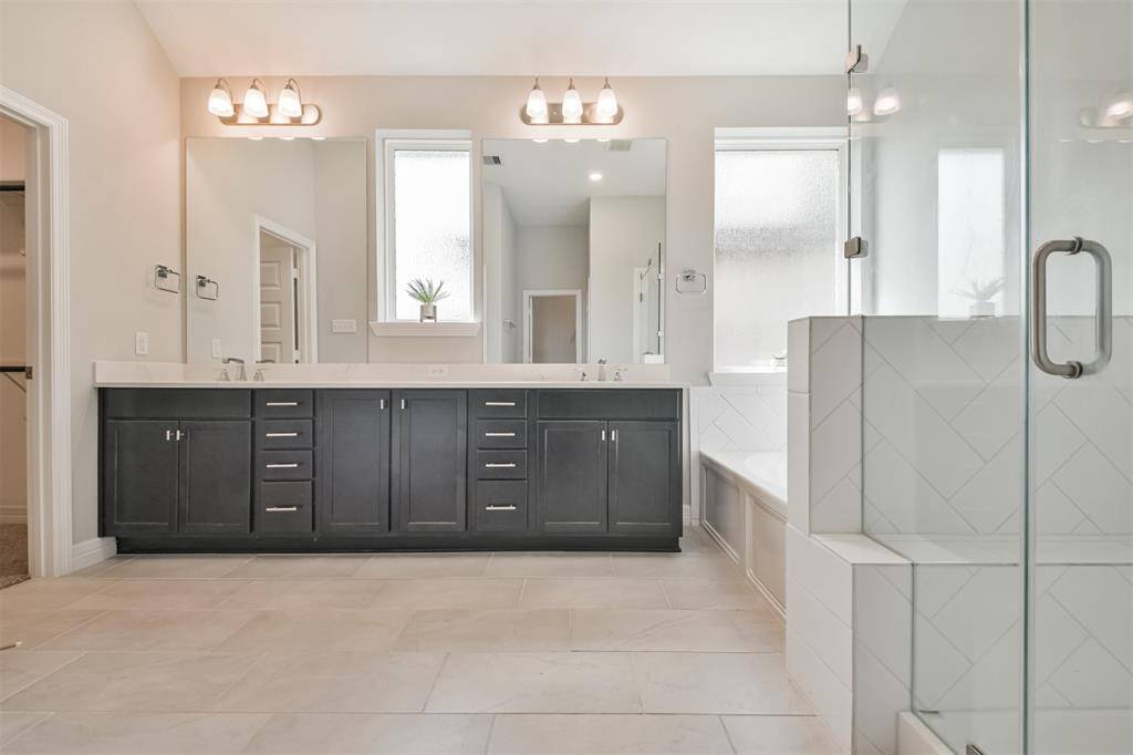 Great space and colors in this large master bath.