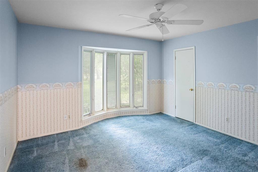 Fourth bedroom.