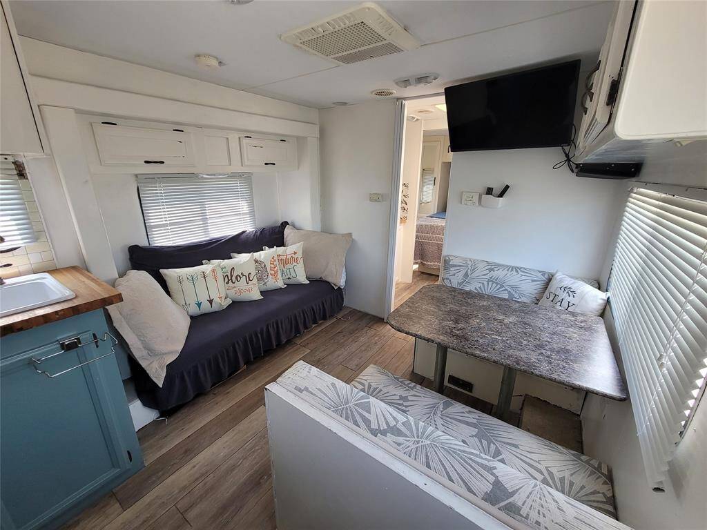 Dinette sleeper and jackknife sofa