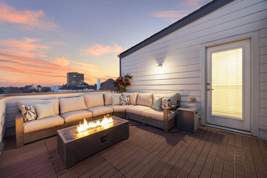 views that not everyone has. Faux Concrete Fire Table 48 in. with Tank Hideaway - Finished with ProCoat® sealant to resist UV rays, and provide superior Envirostone® coating adhesion.