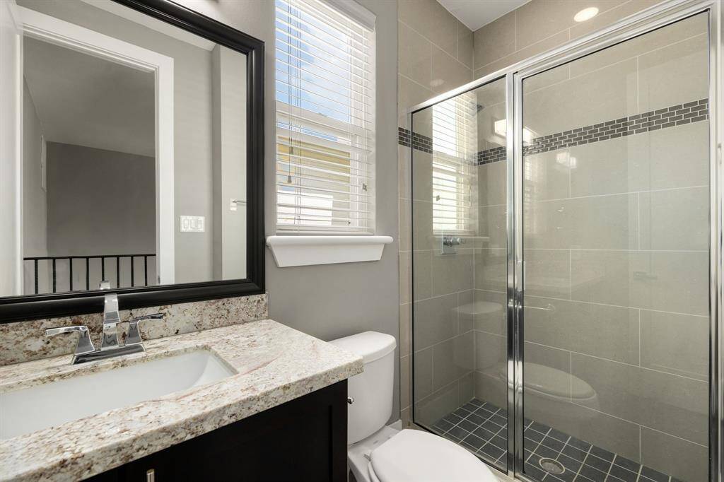 Full bath located on 3rd floor.